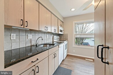 27 Bernadotte Ct, Parkville, MD 21234 - photo 6