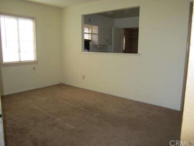4156-LIVING ROOM