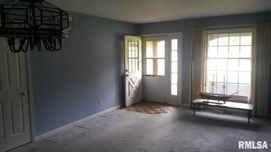 5936 W Ridgecrest Cir, Peoria, IL 61615 - photo 3