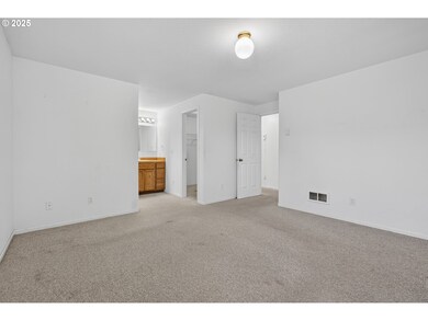 2298 Donovan Dr, Eugene, OR 97401 - photo 3