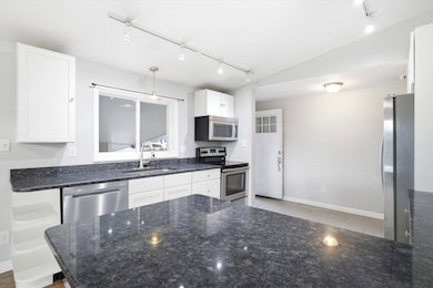 2 Memory Ln, Hooksett, NH 03106 - photo 3