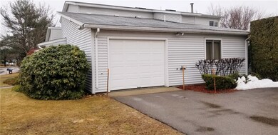 963 Great Hill Dr unit 963A, Warwick, RI 02886 - photo 3