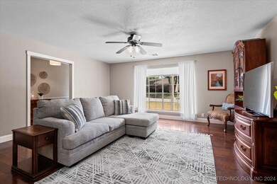 2524 Regency Rd, Bartlesville, OK 74006 - photo 6