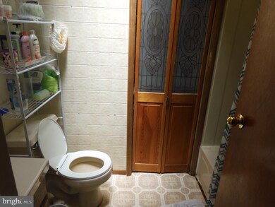 380 Wembly Rd, Upper Darby, PA 19082 - photo 5