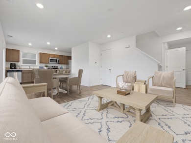 11035 Walter Dr, Indianapolis, IN 46235 - photo 4