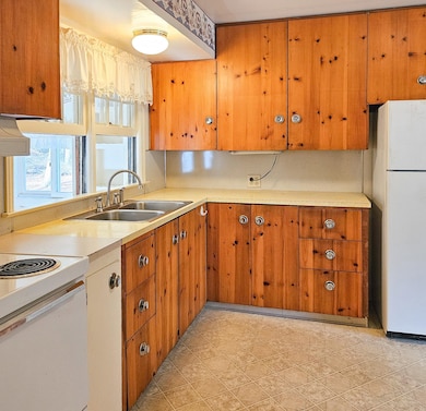 1555 W River Rd, Dummerston, VT 05301 - photo 5