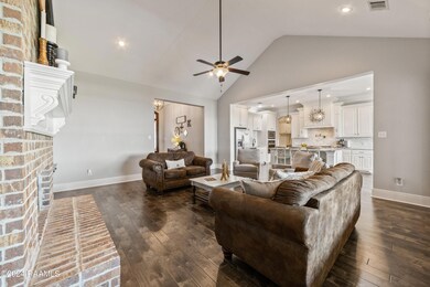11402 Twin Oaks