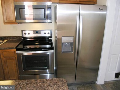 14 E Locust St, Mechanicsburg, PA 17055 - photo 4