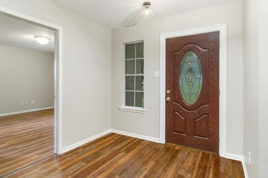 Entryway. Dining/flex room immediately upon entry.