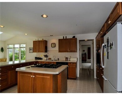 10 Jacobs Point Rd, Warren, RI 02885 - photo 3