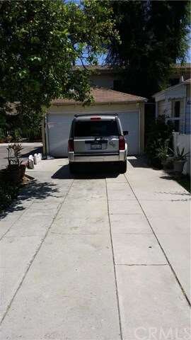 driveway to single family garage