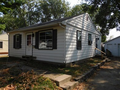 310 E 21st St S, Newton, IA 50208 - photo 3