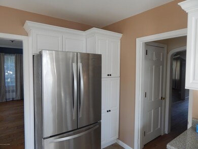 568 Charles Ave, Kingston, PA 18704 - photo 4