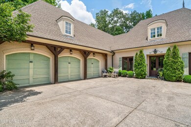 02-4624 Eiffel Ln-2