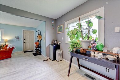 3810 52nd St, Des Moines, IA 50310 - photo 7