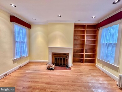 947 25th St NW, Washington, DC 20037 - photo 3