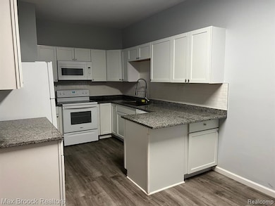 4029 Alia Dr, Warren, MI 48092 - photo 2