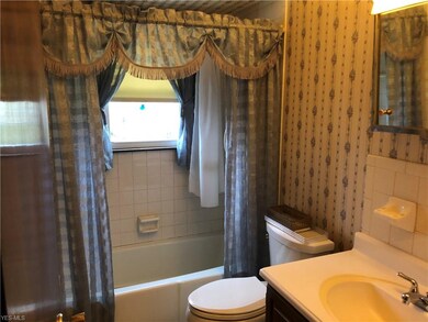 51 Harvey St, Struthers, OH 44471 - photo 5