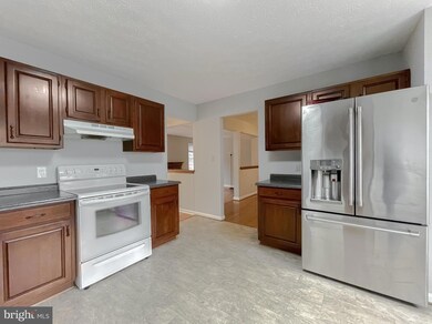 23230 Hickory Nut Dr, California, MD 20619 - photo 2