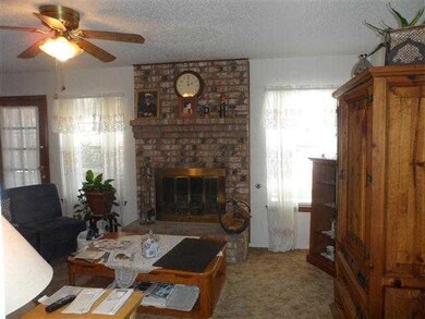 Den/Family/Great Room. nice fireplace an