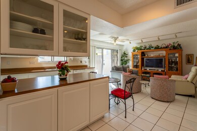 10540 W Highwood Ln, Sun City, AZ 85373 - photo 2