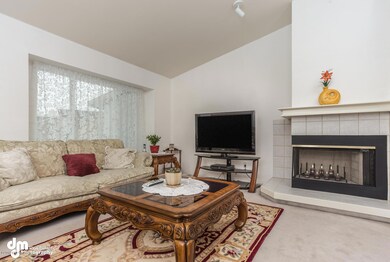 1741 Flatwater Circle-large-003-Living R