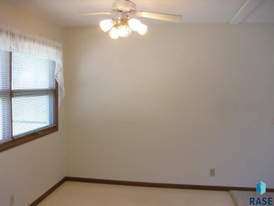 702 E 10th St, Dell Rapids, SD 57022 - photo 6