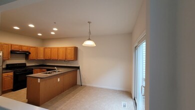 58 Tulip Cir unit 58, South Grafton, MA 01560 - photo 6