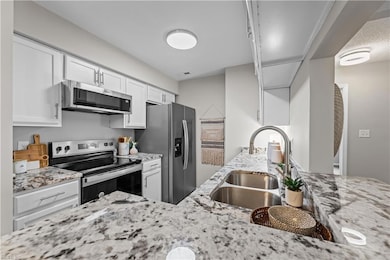 502 Thorncliff Dr unit 104, Newport News, VA 23608 - photo 3