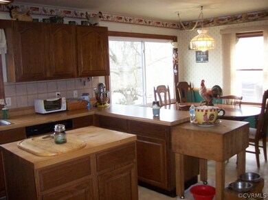 1057 Smithfield Rd, Saint Stephens Church, VA 23148 - photo 3