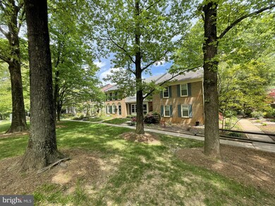 11927 Travistock Ct, Reston, VA 20191 - photo 5