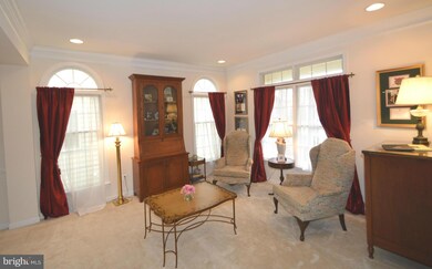 43076 Hallmark St, Chantilly, VA 20152 - photo 4