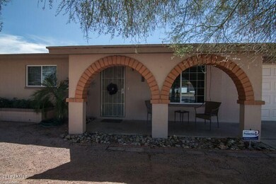 4433FrontPatioBest