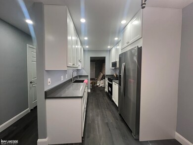 4460 15 Mile Rd, Sterling Heights, MI 48310 - photo 3