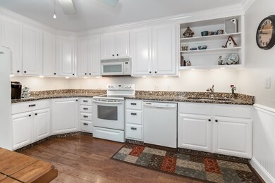 2 Warsaw St, Uxbridge, MA 01569 - photo 3