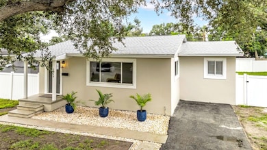 5548 Dartmouth Ave N, Saint Petersburg, FL 33710 - photo 3