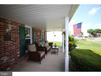 28 Tanglewood Dr, Langhorne, PA 19047 - photo 2