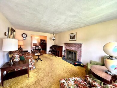 74 Falcon Ave, Warwick, RI 02888 - photo 2