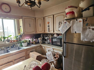 1225 Waldman Ave, Flint, MI 48507 - photo 5