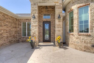 100 Maverick Ct, Granbury, TX 76049 - photo 4