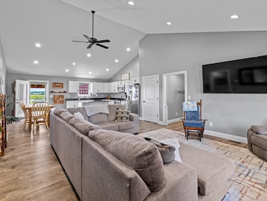 1294 Manitou Rd, Manitou, KY 42436 - photo 3