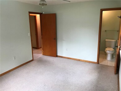 
Master bed room comes complete with full bath, ne