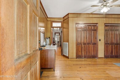 502 Main St, New Tazewell, TN 37825 - photo 6