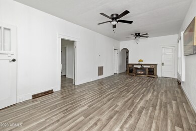 003_Living Room
