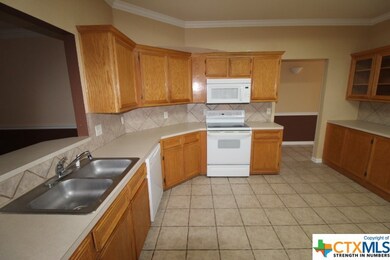 1035 Bluebonnet Dr, Copperas Cove, TX 76522 - photo 5