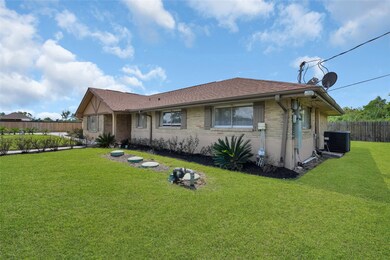 3722 Rest Home Rd, Pearland, TX 77584 - photo 3