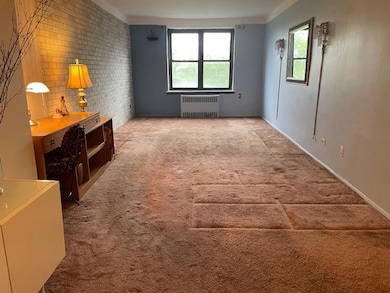 87-10 204th St unit A-62, Hollis, NY 11423 - photo 3