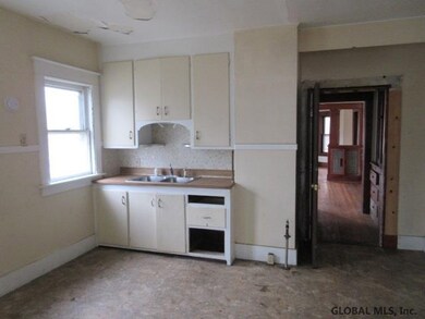 68 Wylie St, Schenectady, NY 12307 - photo 4