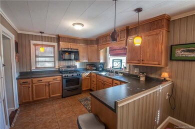 1105 Wood St, Statesville, NC 28677 - photo 5