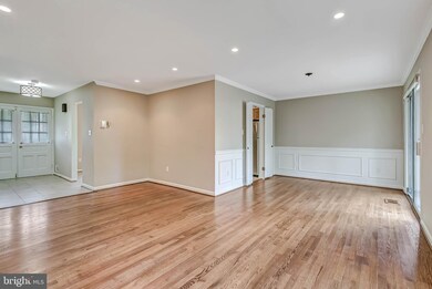 8503 Tysons Ct, Vienna, VA 22182 - photo 7